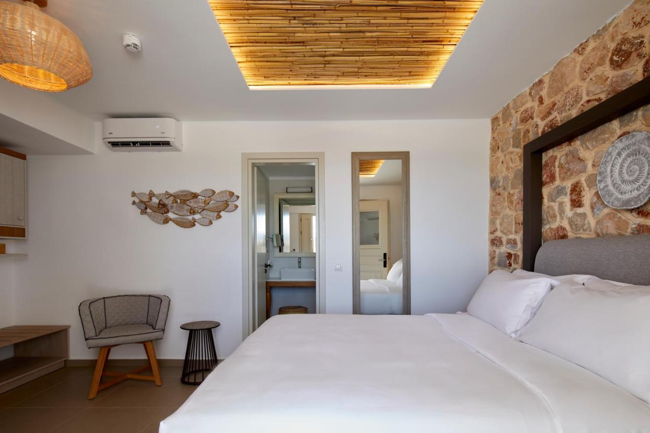 Sea Breeze Santorini Beach Resort, Curio By Hilton Agios Georgios  Dış mekan fotoğraf