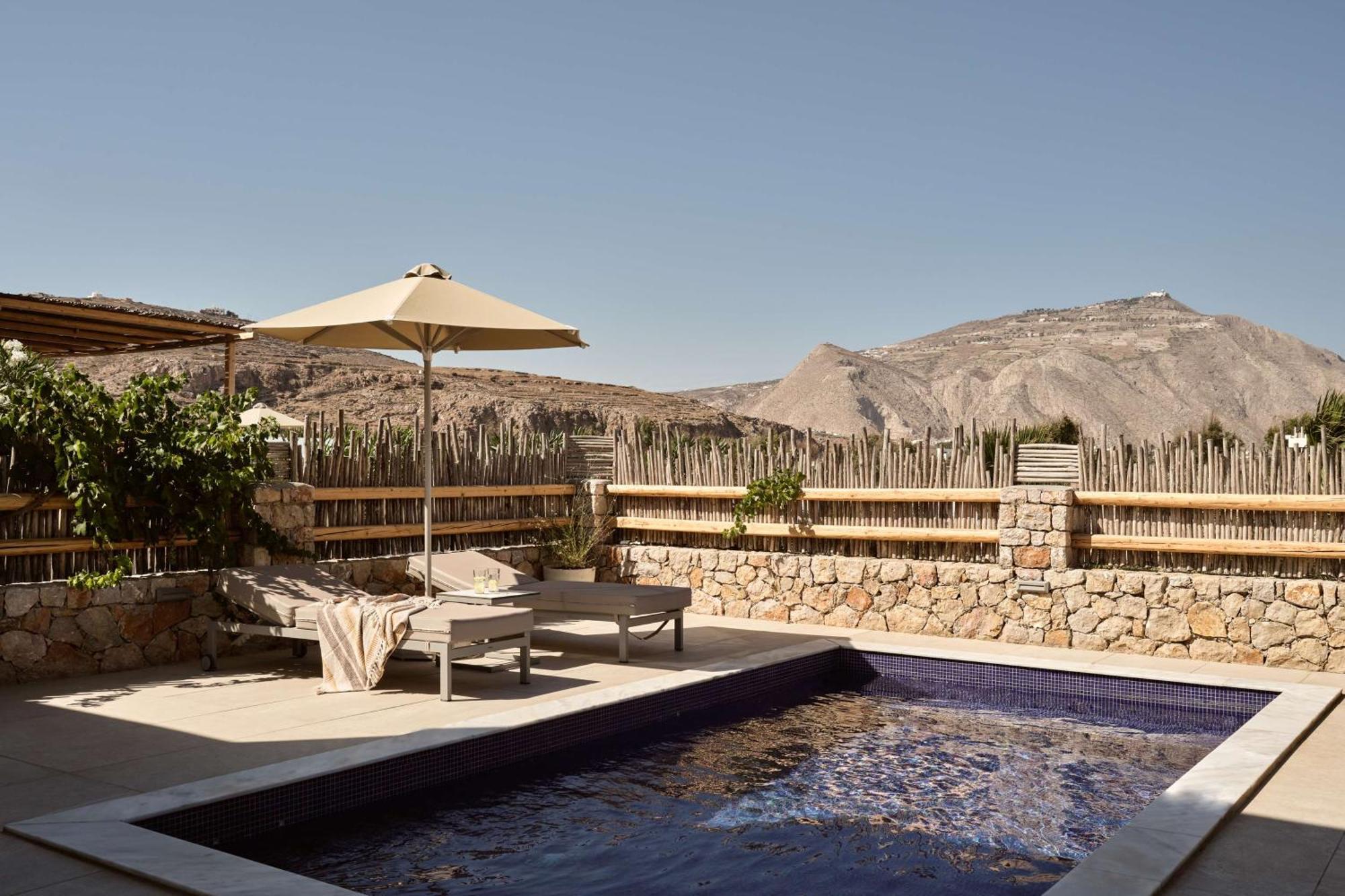 Sea Breeze Santorini Beach Resort, Curio By Hilton Agios Georgios  Dış mekan fotoğraf