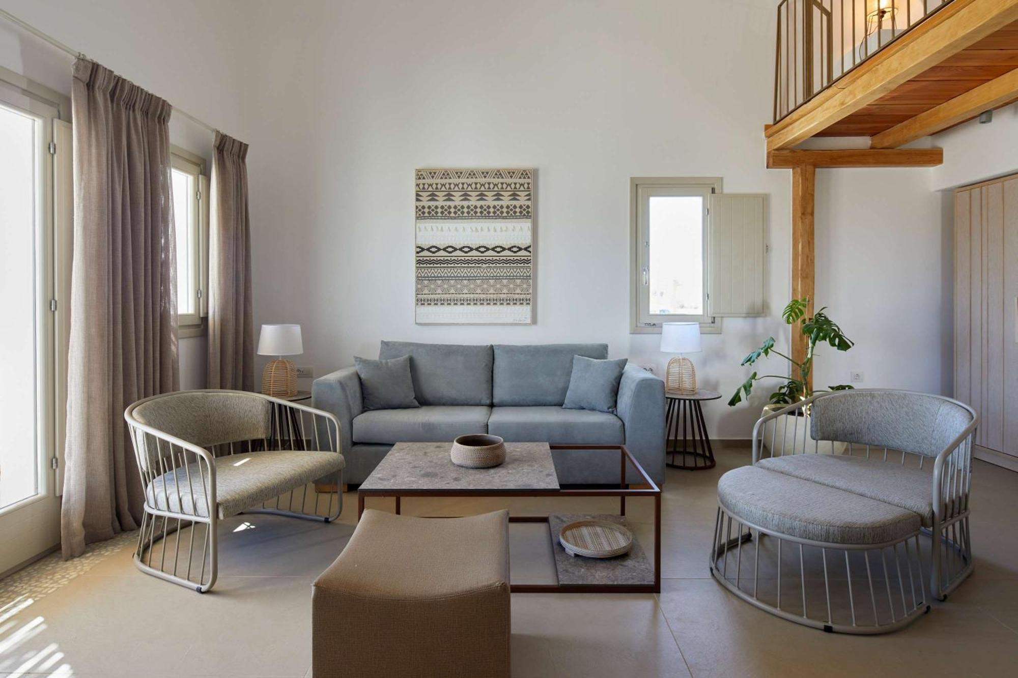 Sea Breeze Santorini Beach Resort, Curio By Hilton Agios Georgios  Dış mekan fotoğraf