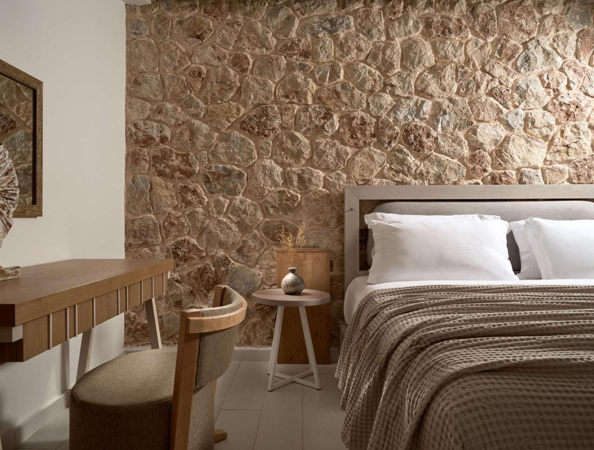 Sea Breeze Santorini Beach Resort, Curio By Hilton Agios Georgios  Dış mekan fotoğraf
