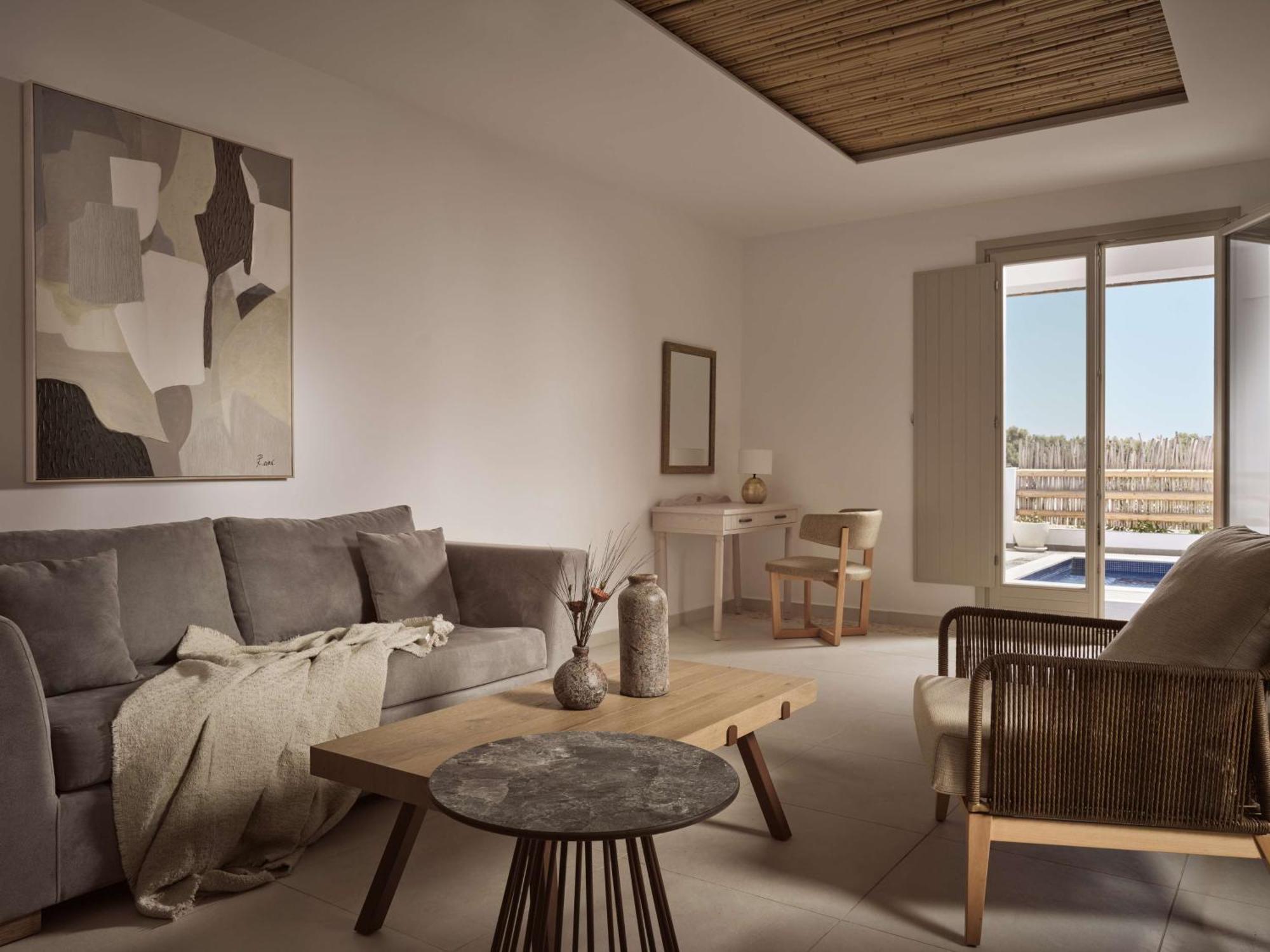 Sea Breeze Santorini Beach Resort, Curio By Hilton Agios Georgios  Dış mekan fotoğraf