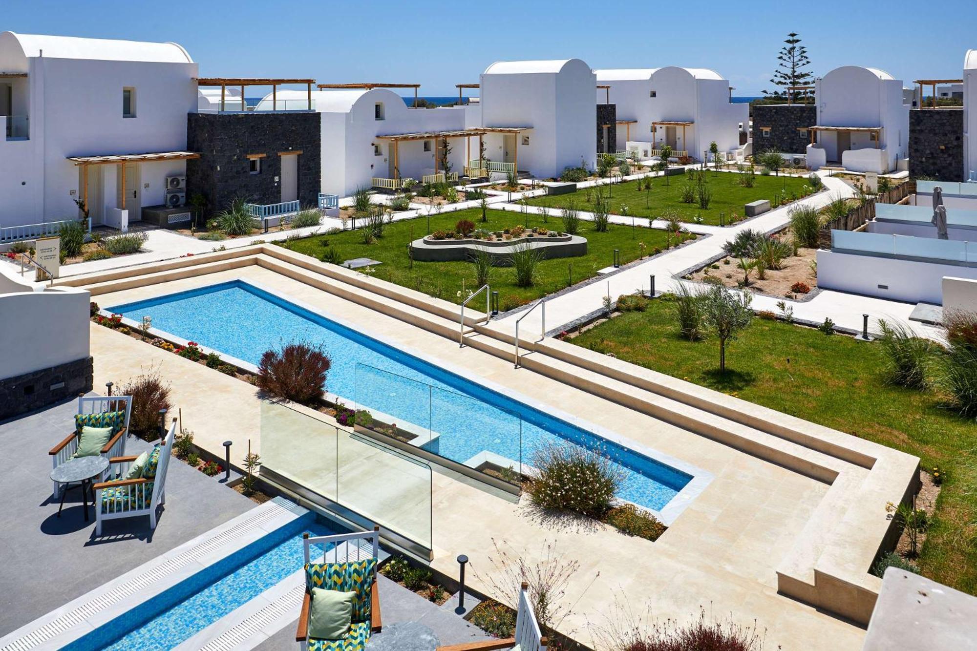 Sea Breeze Santorini Beach Resort, Curio By Hilton Agios Georgios  Dış mekan fotoğraf