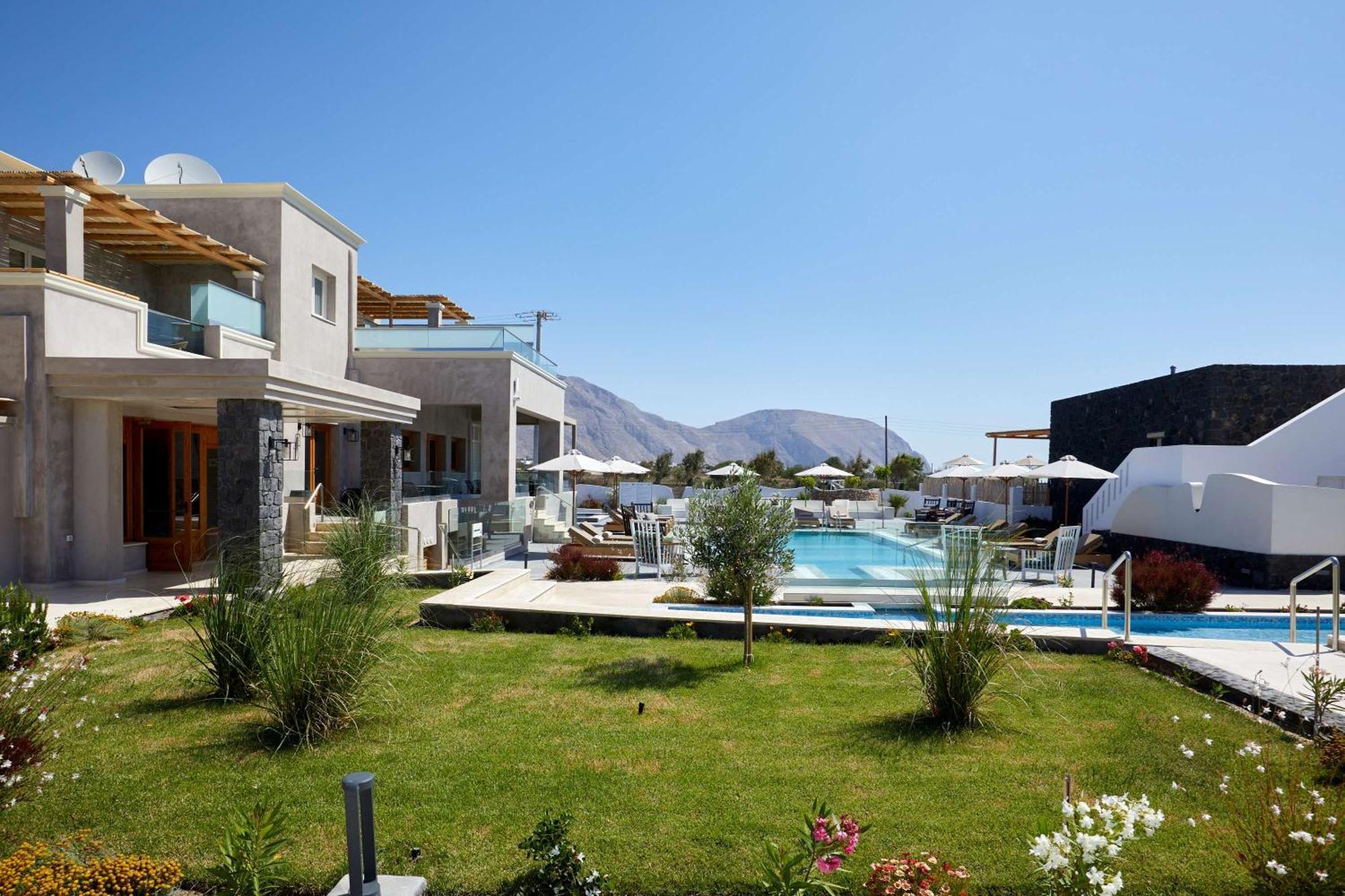 Sea Breeze Santorini Beach Resort, Curio By Hilton Agios Georgios  Dış mekan fotoğraf