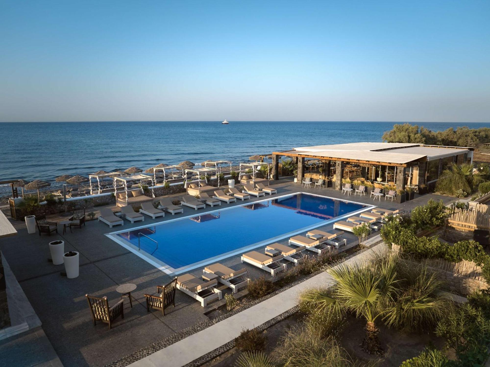 Sea Breeze Santorini Beach Resort, Curio By Hilton Agios Georgios  Dış mekan fotoğraf